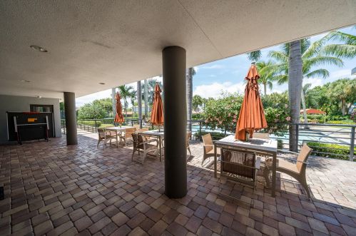 6774 Newport Lk Cir, Boca Raton FL 33496-3004 exterior