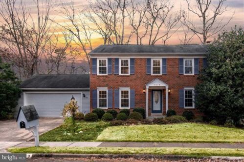 7879 Godolphin Dr, Springfield, VA 22153-3311