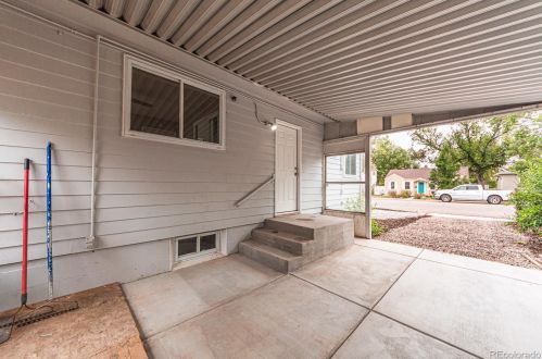 4369 Logan St, Englewood CO  80113-5820 exterior