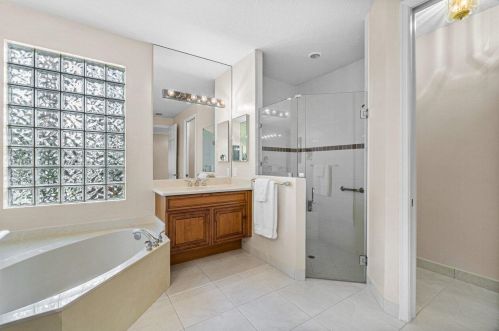 6640 Catania Dr, Boynton Beach FL  33472-7354 exterior