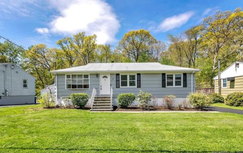 44 Nautilus Rd, Bridgeport, CT 06606-1415