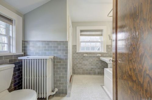 140 Main St, Port Jervis NY  12771-2114 exterior