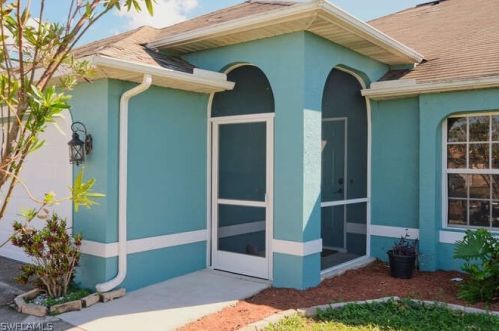 620 15th St, Cape Coral, FL 33990-2136