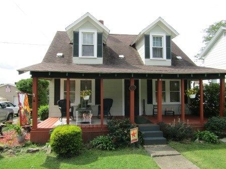 273 State St, Pleasantville, PA 16341-9702