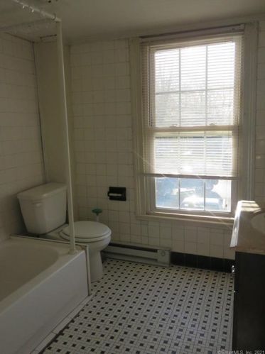 207 Main St, Colchester CT  06415-1405 exterior