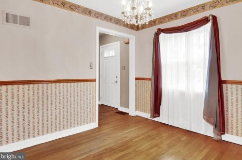 4033 Grn St, Harrisburg PA 17110-1622 exterior