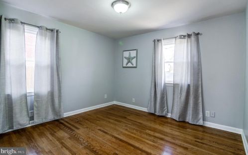 3143 Annandale Rd, Falls Church VA  22042-4243 exterior