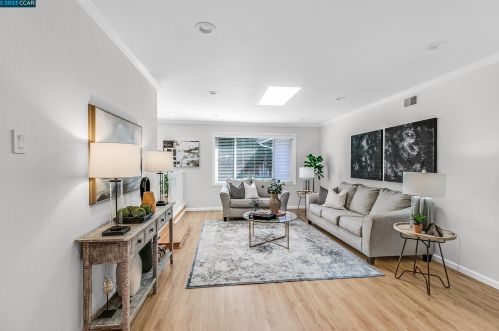11655 Betlen Dr, Pleasanton CA  94568-2715 exterior