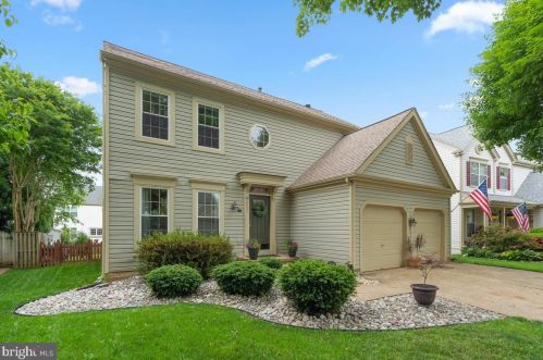 717 Foxtail Cir, Leesburg, VA 20176-4928