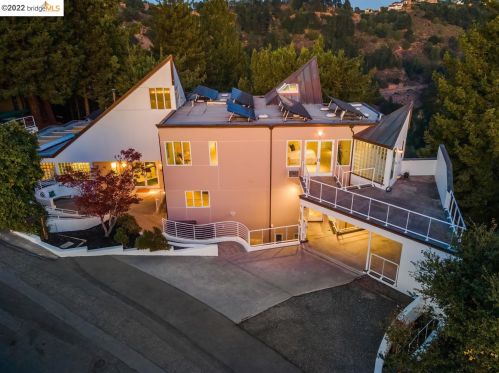 7030 Devon Way, Berkeley, CA 94705-1723