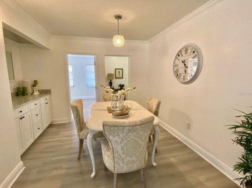 9681 Park Lake Dr, Pinellas Park FL  33782-3561 exterior