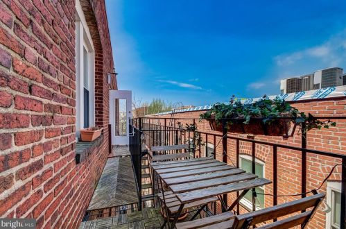 1736 18th St, Washington DC 20020-4611 exterior