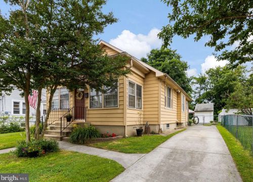 523 Jefferson Ave, Gloucester, NJ 08030-1212