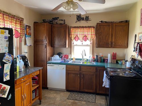 1946 Roosevelt Ave, Two Rivers, WI 54241-3728
