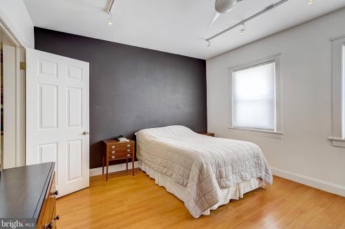 1820 Manton St, Philadelphia PA  19146-2923 exterior