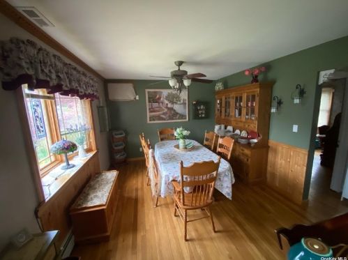 172 Hamilton Ave, North Lindenhurst NY  11757-4121 exterior