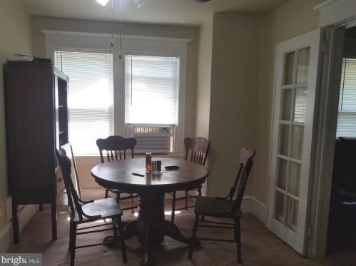 716 Pear St, Riverton, NJ 08077-1918