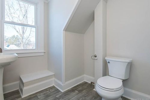 42 Merriman St, Bristol CT  06010-5042 exterior