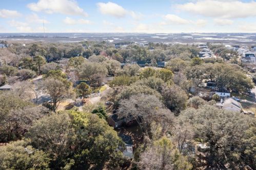 1103 Main Canal Ct, Mount Pleasant SC  29464-4246 exterior