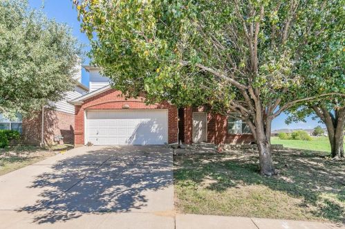 8416 Ranch Hand Trl, Fort Worth, TX 76131-5367