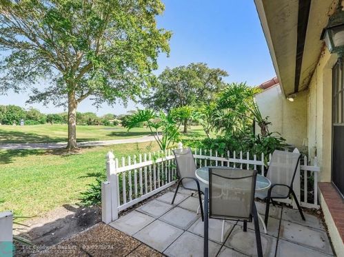 5293 Stonybrook Ln, Boynton Beach FL  33437-1616 exterior