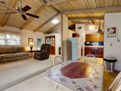 17 Ocean Breeze Cir, Ormond Beach, FL 32176-2869