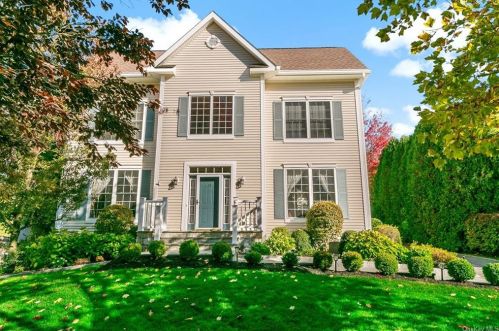 11 Birch Ct, Crotonville, NY 10562-5100