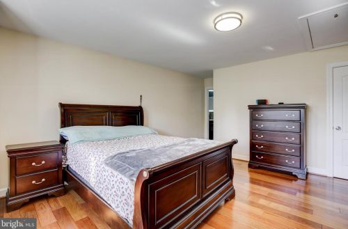 20405 Crimson Pl, Leesburg VA 20175-6362 exterior