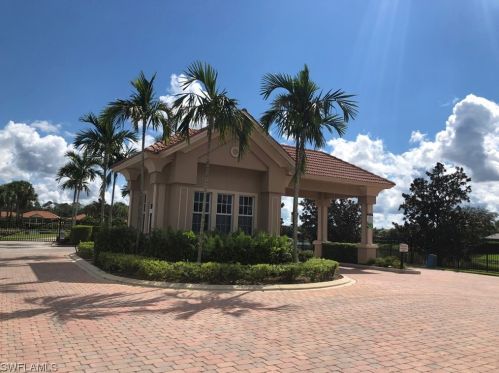 10396 Yorkstone Dr, Bonita Springs, FL 34135-5093