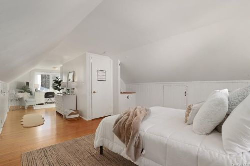 65 Snowden Ave, Crotonville NY  10562-3244 exterior