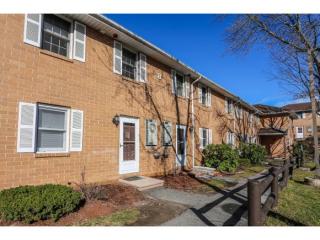 807 Elmwood Dr, Hudson, NH 03051-3246
