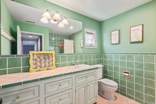 424 Stanford St, Vacaville CA  95687-4653 exterior