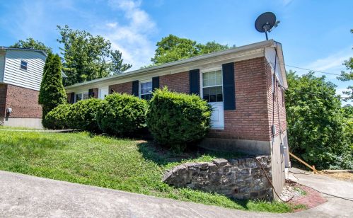 76 Stacy Ln, Newport, KY 41075-1043