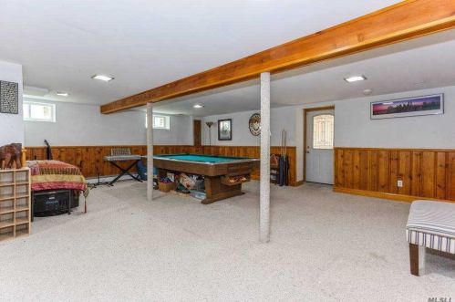 90 Primrose Dr, New Hyde Park NY  11040-2115 exterior