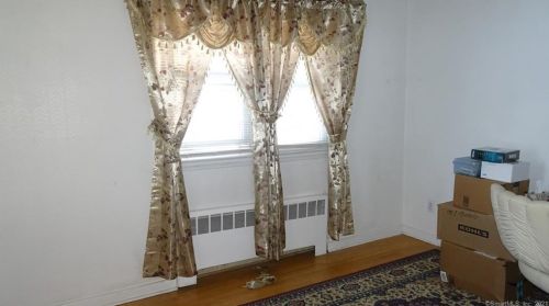 30 Duval St, Manchester CT 06042-2816 exterior