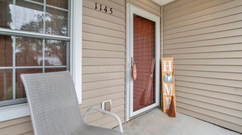 1145 Lake Forest Dr, Hebron, OH 43025-9692