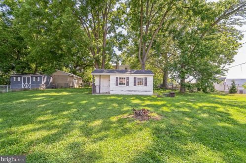 300 Highland Ter, Holmes PA  19043-1310 exterior