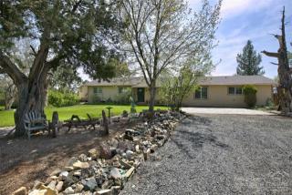 22961 Vintage Ln, Bend, OR 97701-9722
