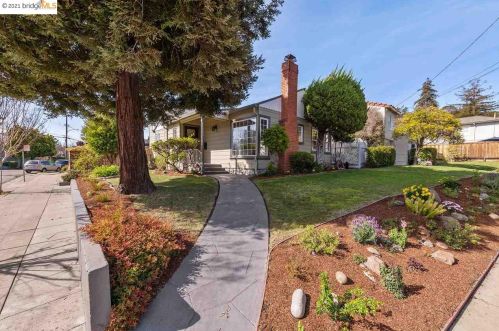3951 Huntington St, Oakland, CA 94619-2854