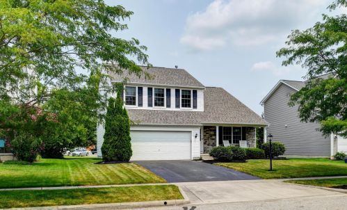 124 Glen Crossing Dr, Pataskala, OH 43062-7090