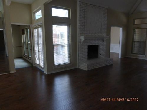 3211 Foxcreek Dr, Richardson TX  75082-3073 exterior