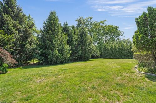 82 Lee Dr, Paterson NJ  07508-3038 exterior