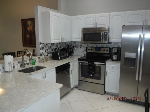 6101 Sunny Pointe Cir, Delray Beach FL  33484-2444 exterior