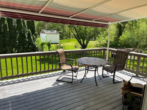 7 Hawthorne Rd, Coventry RI 02816-7630 exterior