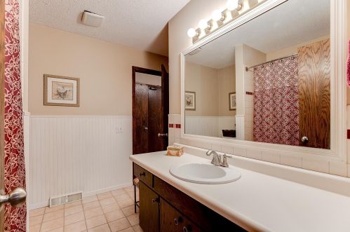 1716 Harrison Ct, Waterford MN  55057-3004 exterior