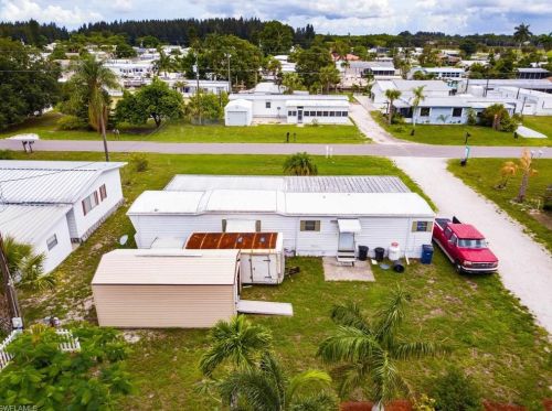 4743 Sandpiper Dr, Saint James City FL  33956-2810 exterior