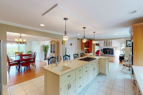 101 Mansion Rd, Goffstown, NH 03046-4620