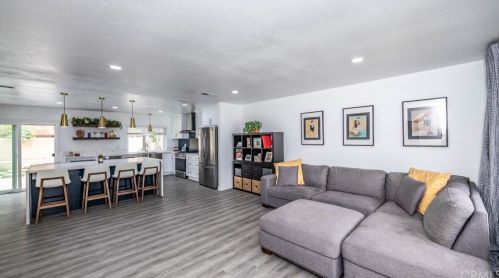 4206 Addington Dr, Anaheim, CA 92807-2801