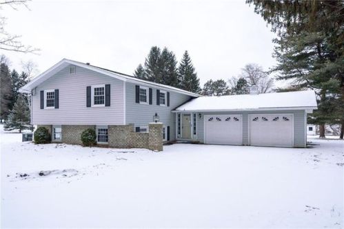 623 Holley St, Brockport, NY 14420-9641