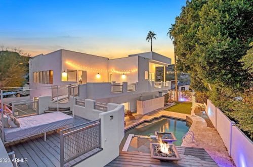 7627 22nd St, Phoenix AZ  85020-4706 exterior